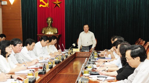 Hanoi municipal party committee announces outcomes of self-criticism - ảnh 1
